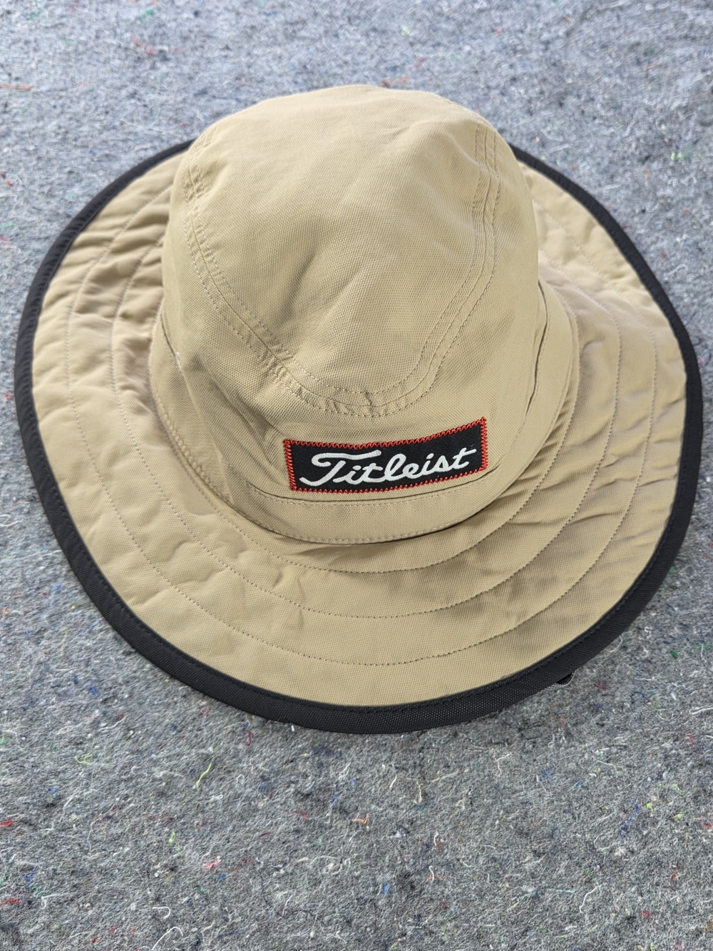 Titleist Golf Bucket Boonie Hat S/M Tan Black Wide Brim Chin Cord